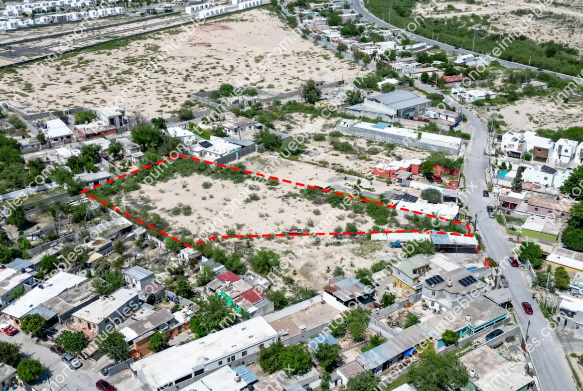 Venta de Terreno 4,760m2 Todos los Servicios a 230 metros de Blvd Pape frente a Mall