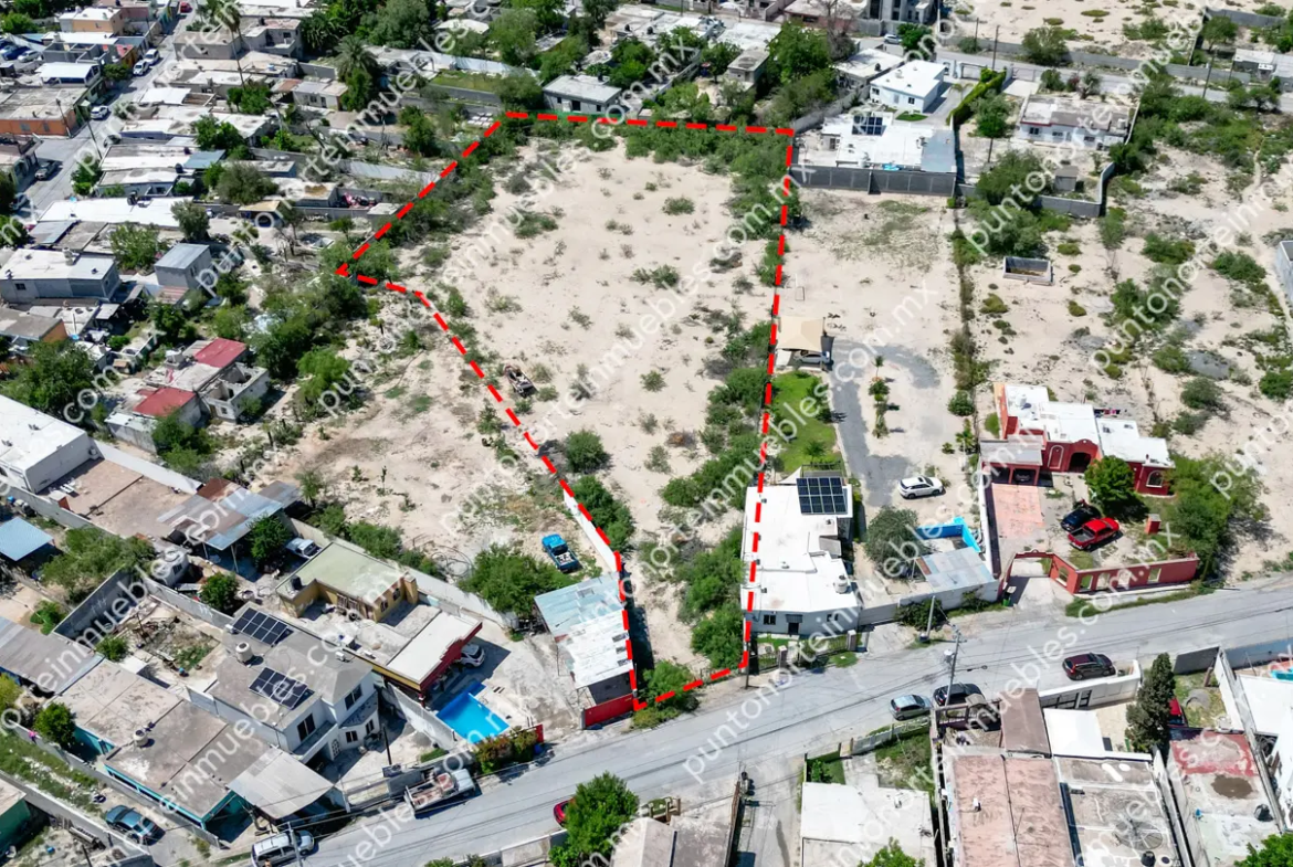 Venta de Terreno 4,760m2 Todos los Servicios a 230 metros de Blvd Pape frente a Mall