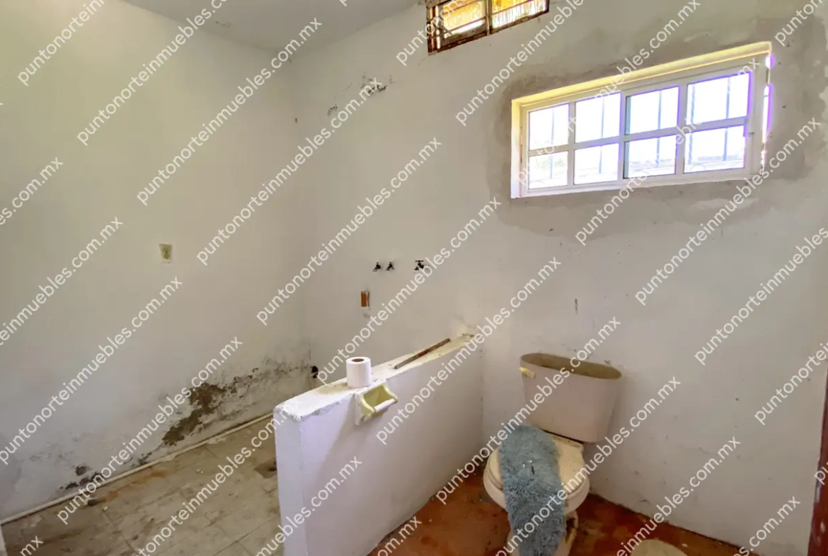 Venta Casa 3 Recámaras con 1,020m2 Terreno en Esquina, Zona Centro, Nadadores
