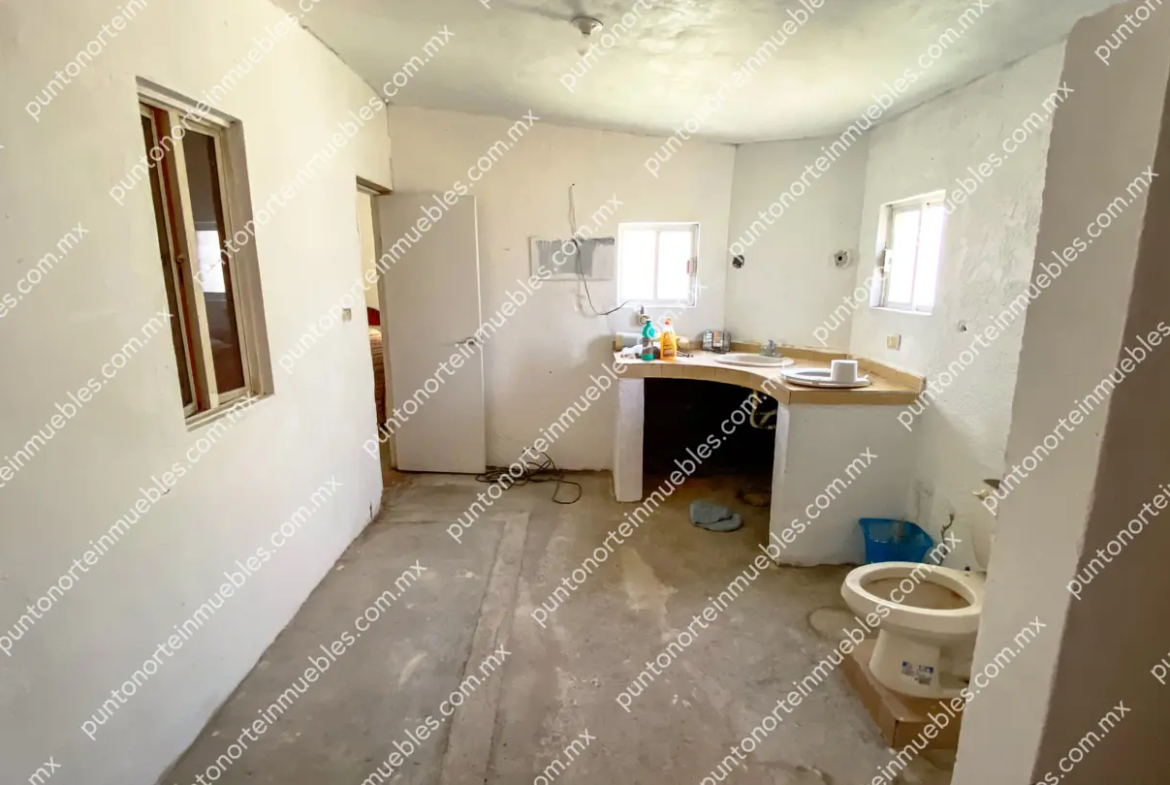 Venta Casa 3 Recámaras con 1,020m2 Terreno en Esquina, Zona Centro, Nadadores