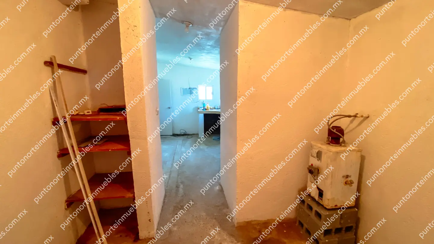 Venta Casa 3 Recámaras con 1,020m2 Terreno en Esquina, Zona Centro, Nadadores