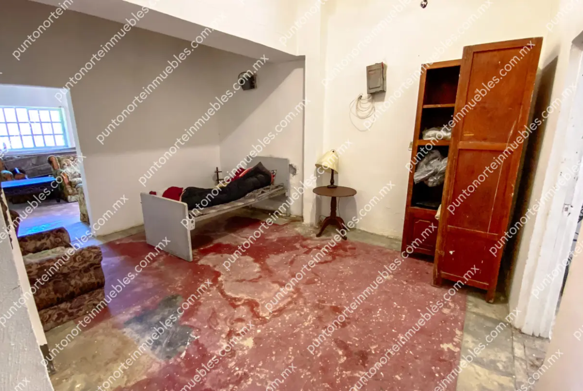 Venta Casa 3 Recámaras con 1,020m2 Terreno en Esquina, Zona Centro, Nadadores