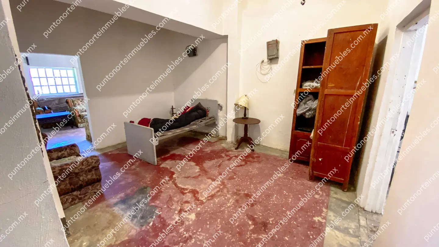 Venta Casa 3 Recámaras con 1,020m2 Terreno en Esquina, Zona Centro, Nadadores