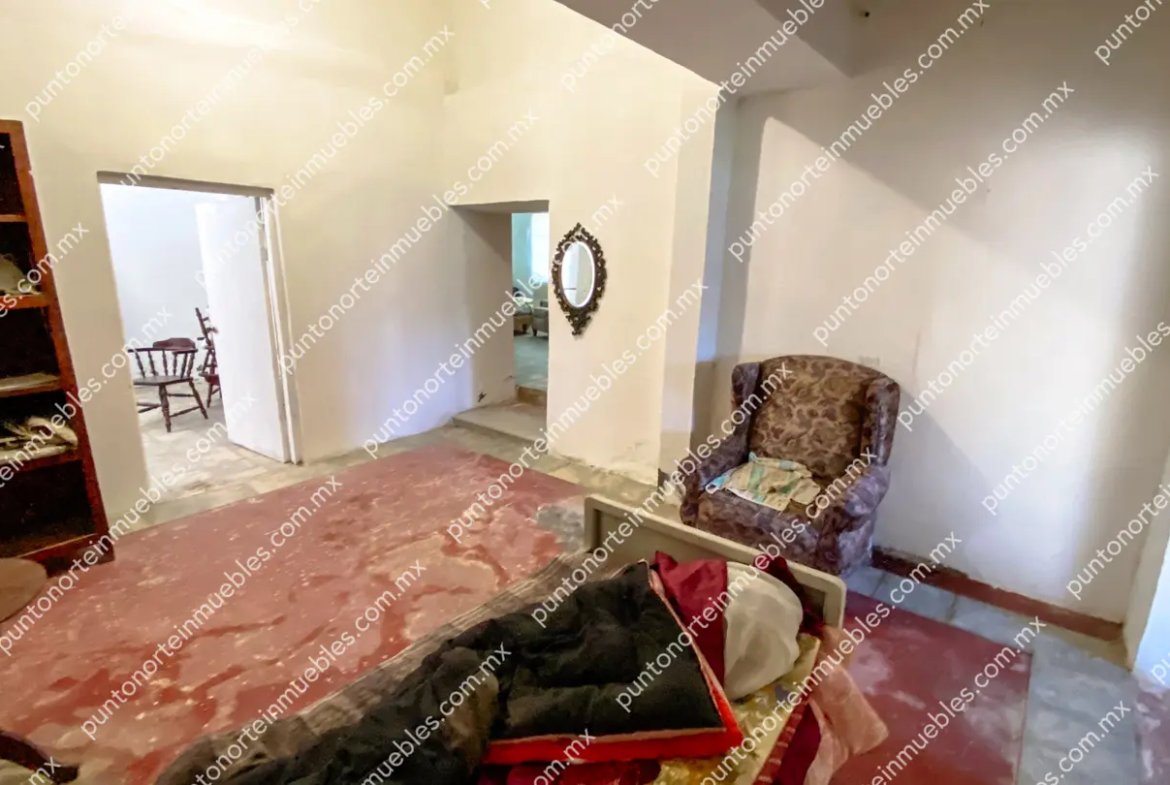 Venta Casa 3 Recámaras con 1,020m2 Terreno en Esquina, Zona Centro, Nadadores