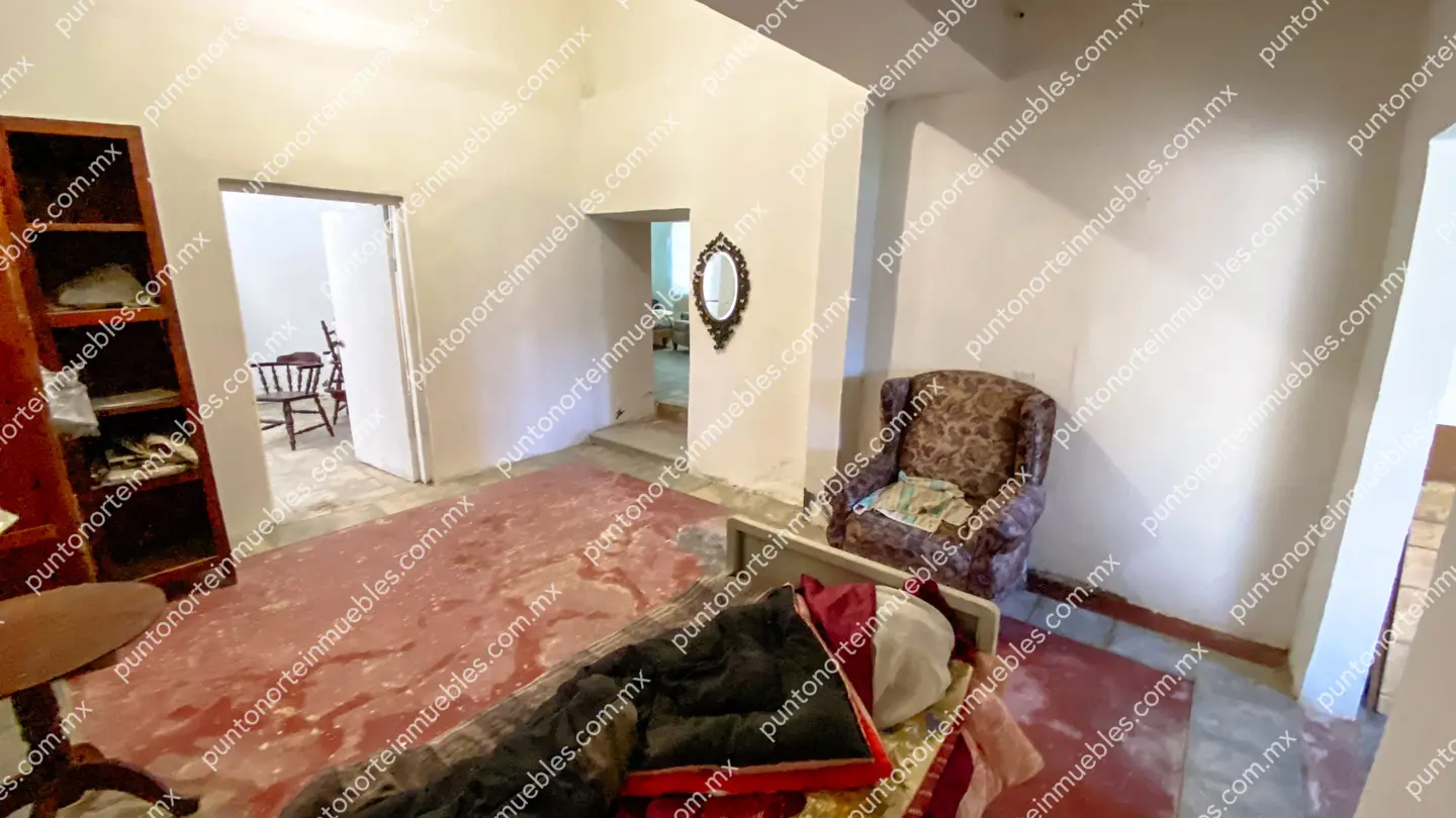 Venta Casa 3 Recámaras con 1,020m2 Terreno en Esquina, Zona Centro, Nadadores