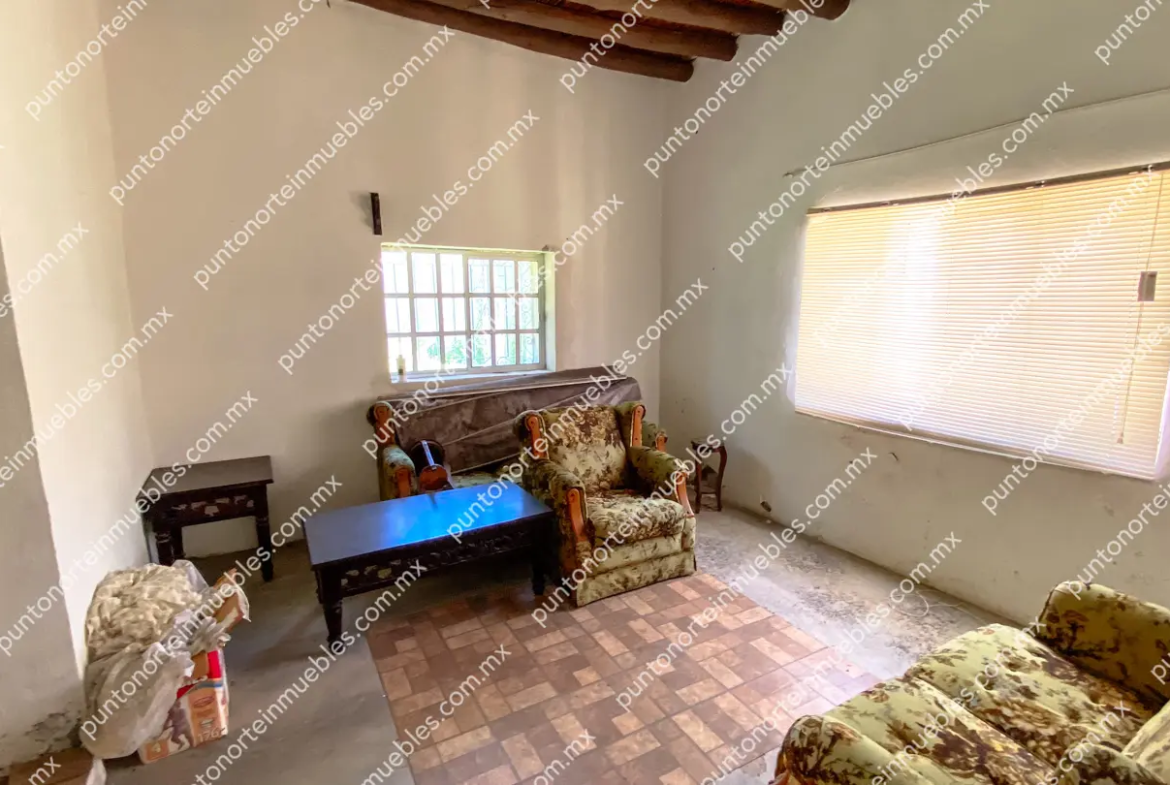 Venta Casa 3 Recámaras con 1,020m2 Terreno en Esquina, Zona Centro, Nadadores