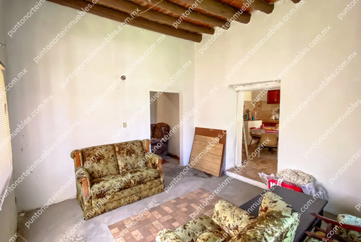 Venta Casa 3 Recámaras con 1,020m2 Terreno en Esquina, Zona Centro, Nadadores