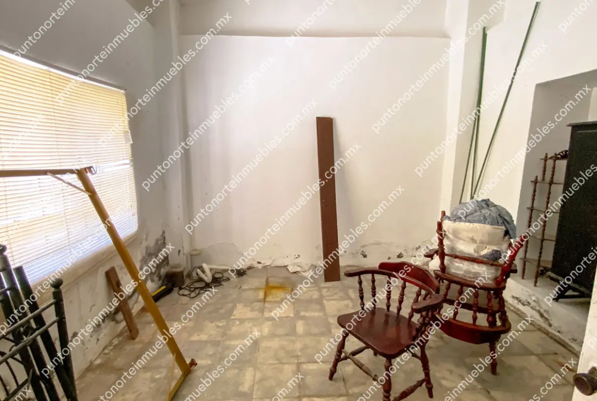 Venta Casa 3 Recámaras con 1,020m2 Terreno en Esquina, Zona Centro, Nadadores