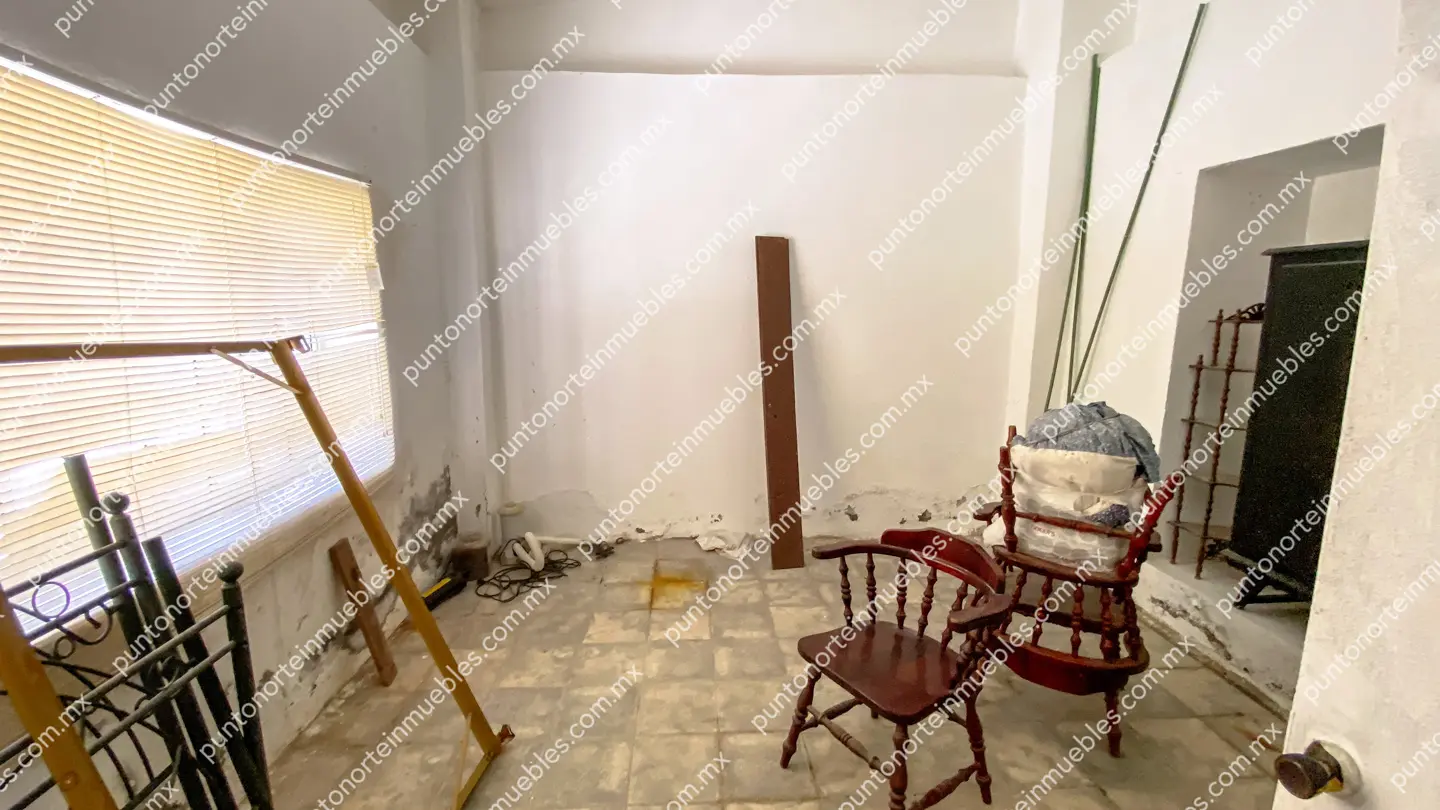 Venta Casa 3 Recámaras con 1,020m2 Terreno en Esquina, Zona Centro, Nadadores
