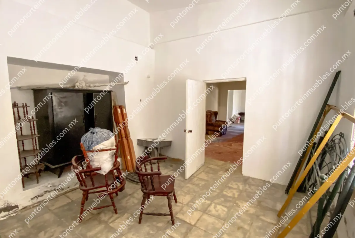 Venta Casa 3 Recámaras con 1,020m2 Terreno en Esquina, Zona Centro, Nadadores