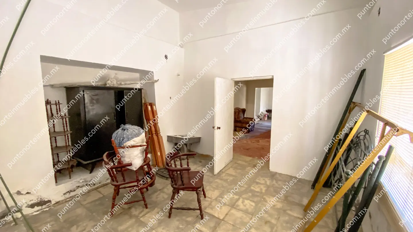 Venta Casa 3 Recámaras con 1,020m2 Terreno en Esquina, Zona Centro, Nadadores