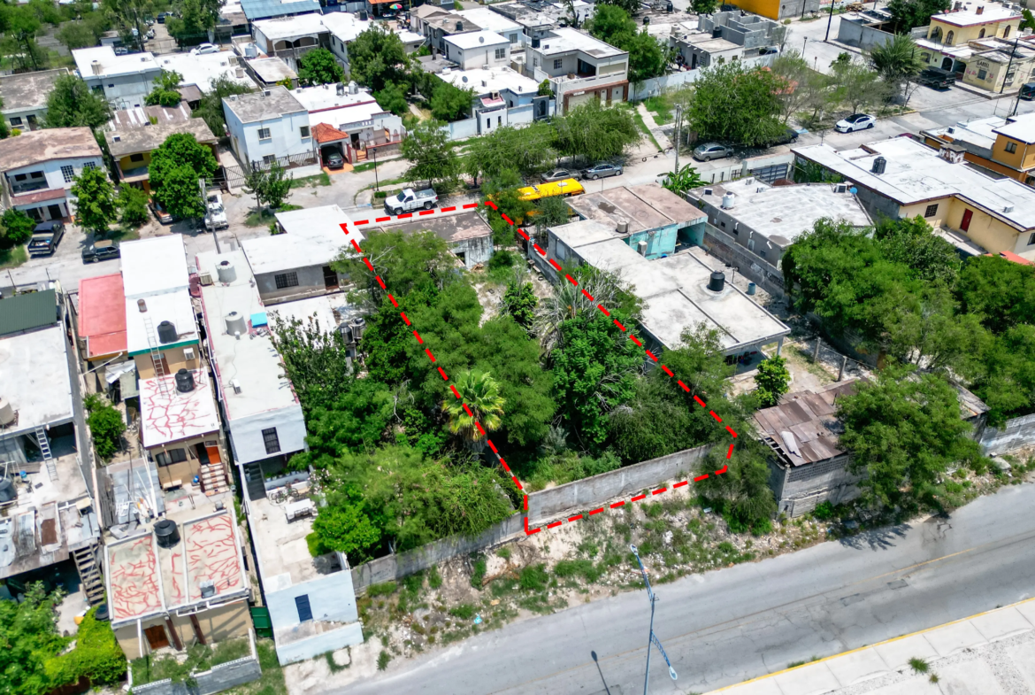Venta Casa Antigua con Terreno, 2 frentes, uno da con Av. Suzanne Lou Pape 480m2, Col Progreso, todos los servicios