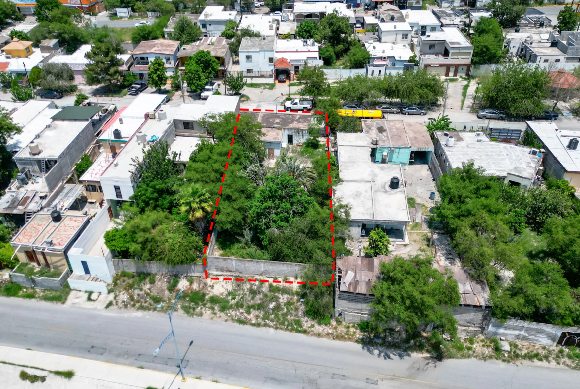 Venta Casa Antigua con Terreno, 2 frentes, uno da con Av. Suzanne Lou Pape 480m2, Col Progreso, todos los servicios