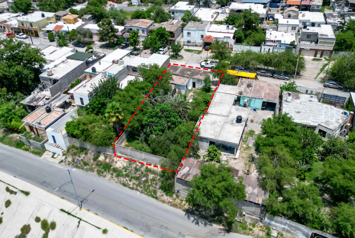 Venta Casa Antigua con Terreno, 2 frentes, uno da con Av. Suzanne Lou Pape 480m2, Col Progreso, todos los servicios