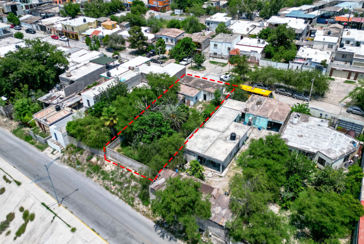 Venta Casa Antigua con Terreno, 2 frentes, uno da con Av. Suzanne Lou Pape 480m2, Col Progreso, todos los servicios