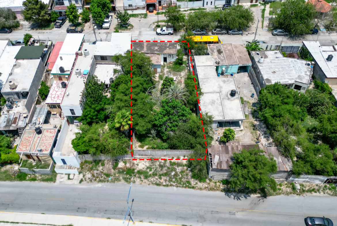 Venta Casa Antigua con Terreno, 2 frentes, uno da con Av. Suzanne Lou Pape 480m2, Col Progreso, todos los servicios