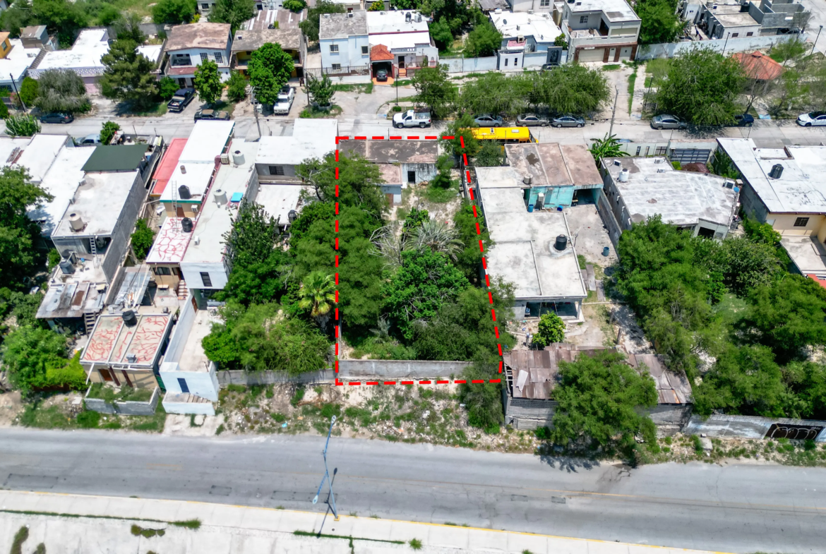 Venta Casa Antigua con Terreno, 2 frentes, uno da con Av. Suzanne Lou Pape 480m2, Col Progreso, todos los servicios
