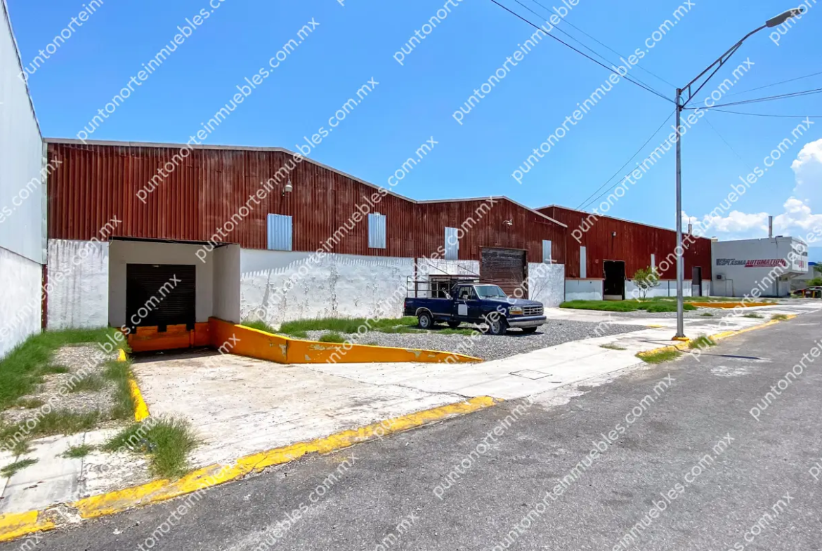 Renta Nave Industrial 1,196m2 Techados dentro de mancha urbana en Col. Sierrita en Frontera, Coahuila