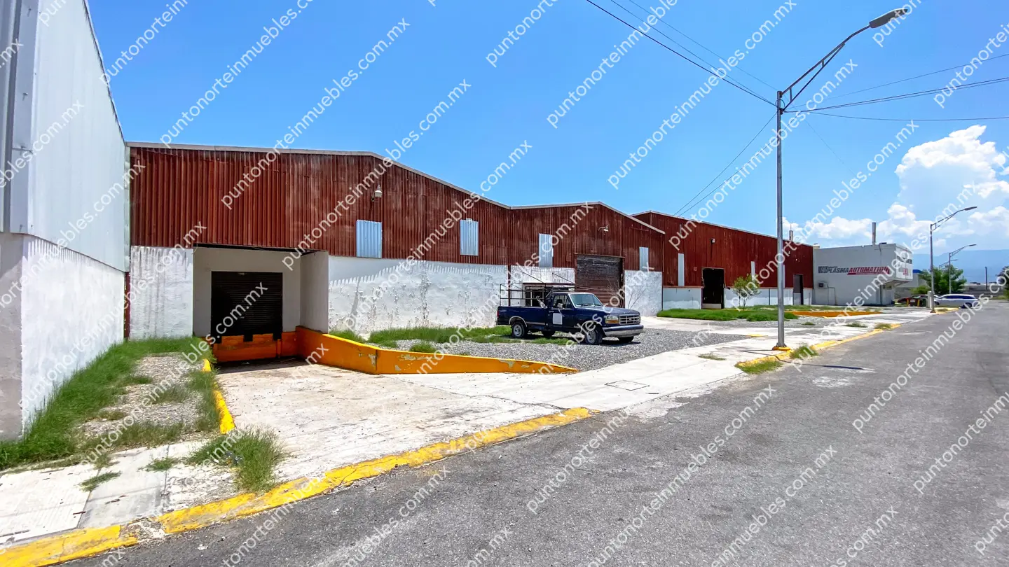 Renta Nave Industrial 1,196m2 Techados dentro de mancha urbana en Col. Sierrita en Frontera, Coahuila