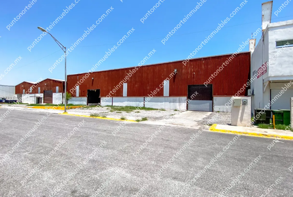 Renta Nave Industrial 1,840m2 Techados dentro de mancha urbana en Col. Sierrita en Frontera, Coahuila