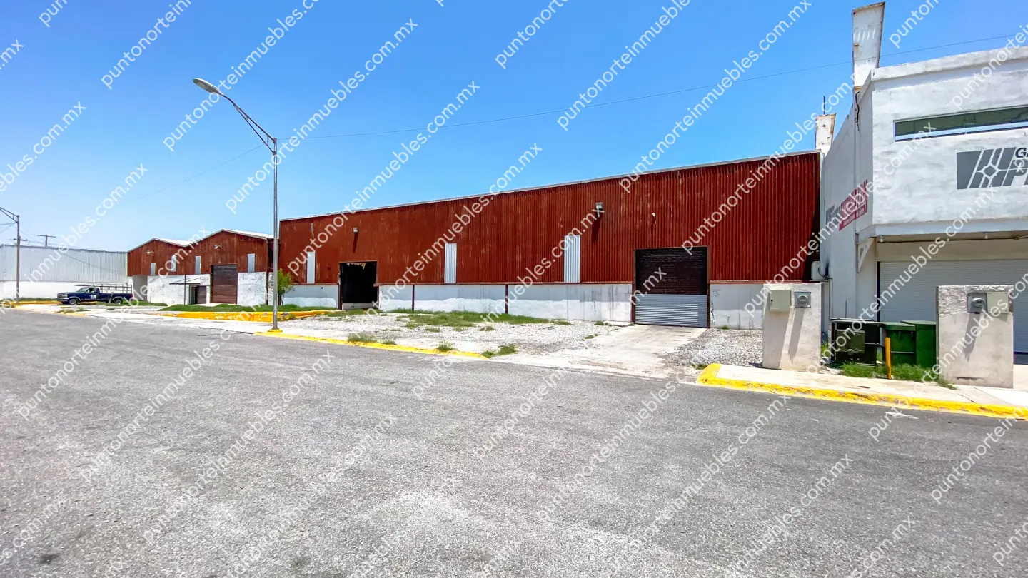 Renta Nave Industrial 1,840m2 Techados dentro de mancha urbana en Col. Sierrita en Frontera, Coahuila