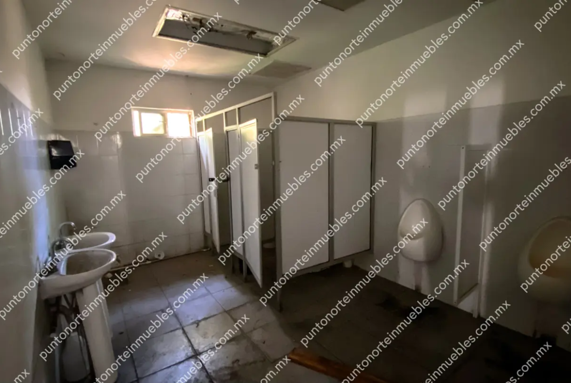 Renta Nave Industrial 1,840m2 Techados dentro de mancha urbana en Col. Sierrita en Frontera, Coahuila