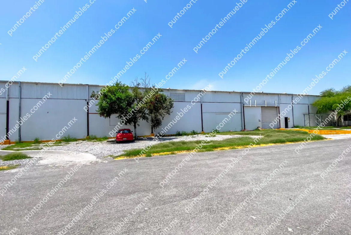 Renta Nave Industrial 2,843m2 Techados dentro de mancha urbana en Col. Sierrita en Frontera, Coahuila