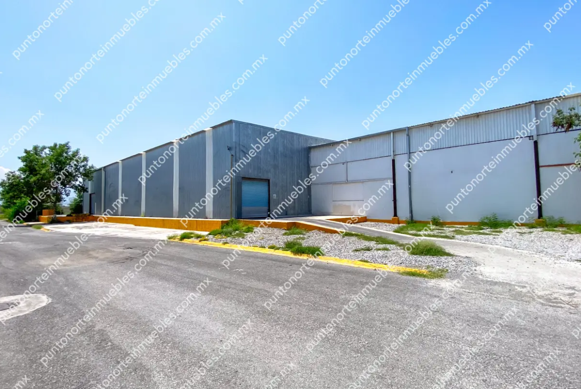 Renta Nave Industrial 2,843m2 Techados dentro de mancha urbana en Col. Sierrita en Frontera, Coahuila