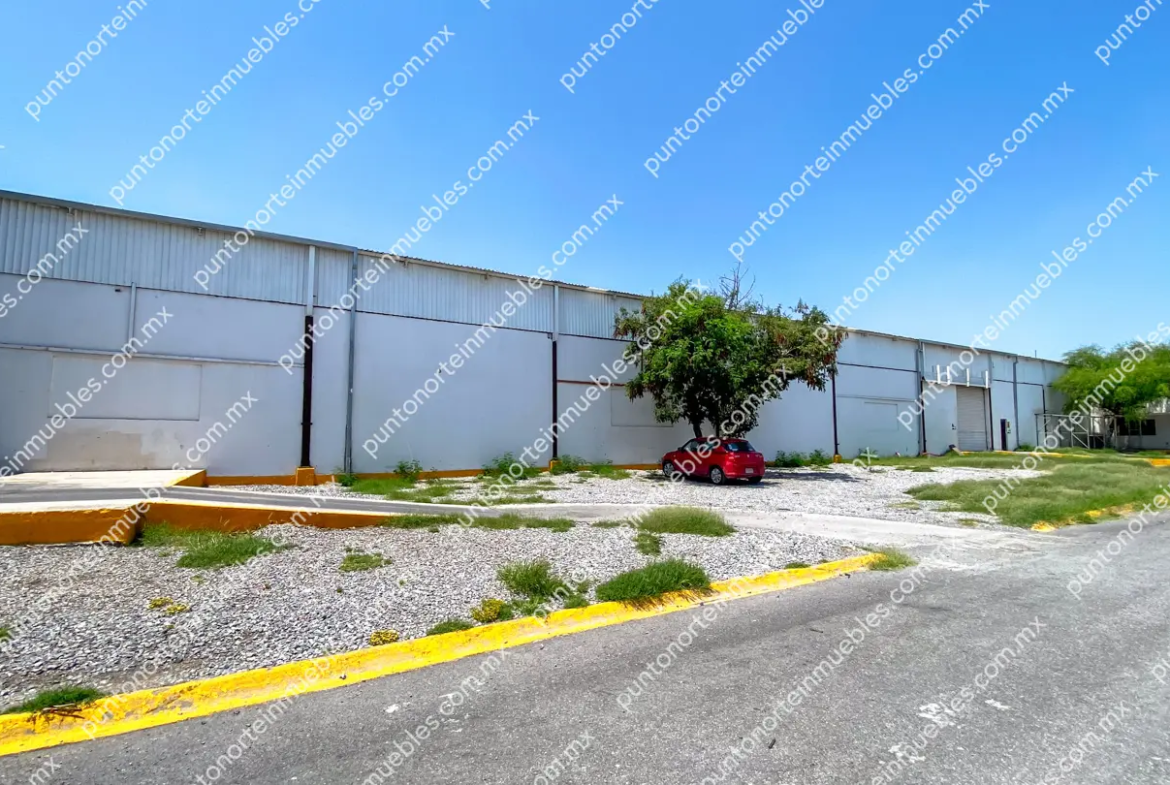 Renta Nave Industrial 2,843m2 Techados dentro de mancha urbana en Col. Sierrita en Frontera, Coahuila