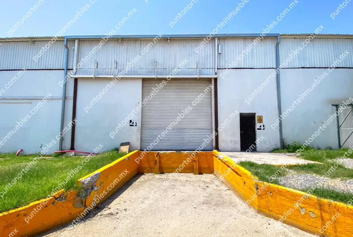 Renta Nave Industrial 2,843m2 Techados dentro de mancha urbana en Col. Sierrita en Frontera, Coahuila