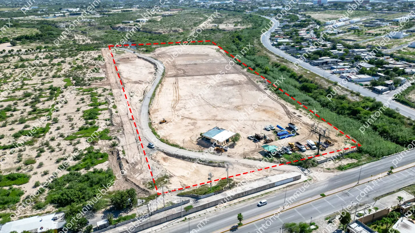 Renta Terreno 10 HAS sobre Carr 57 frente de 150 metros a Carretera, Zona Estancias de Santa Ana