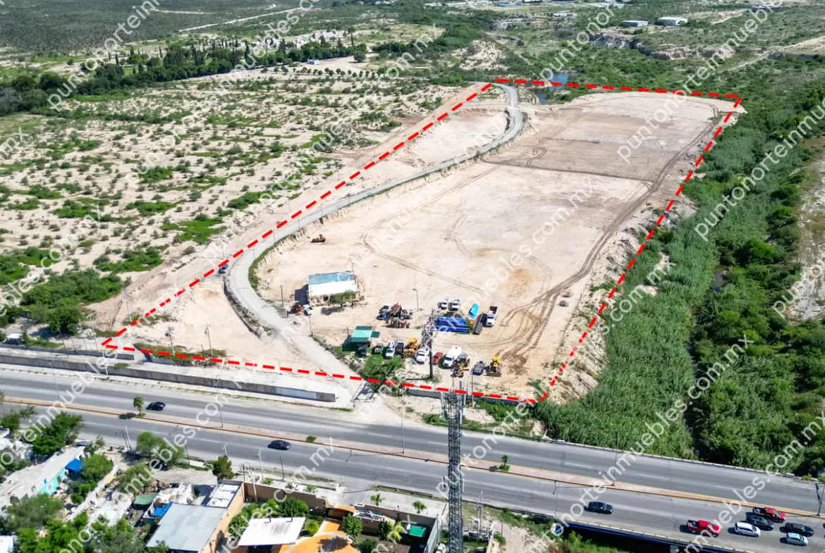 Renta Terreno 10 HAS sobre Carr 57 frente de 150 metros a Carretera, Zona Estancias de Santa Ana