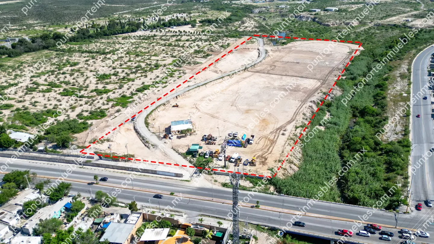 Renta Terreno 10 HAS sobre Carr 57 frente de 150 metros a Carretera, Zona Estancias de Santa Ana
