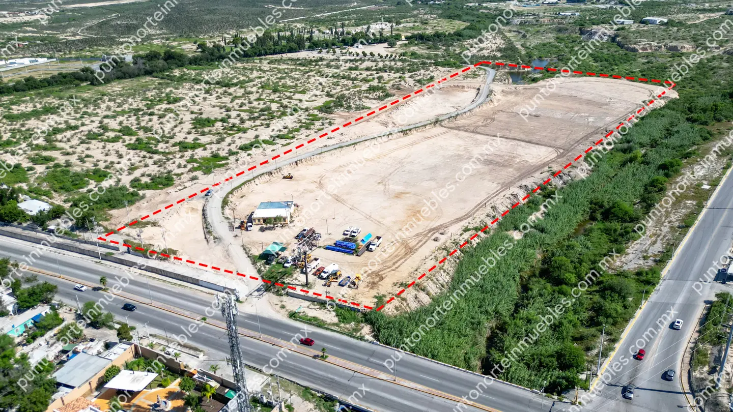 Renta Terreno 10 HAS sobre Carr 57 frente de 150 metros a Carretera, Zona Estancias de Santa Ana