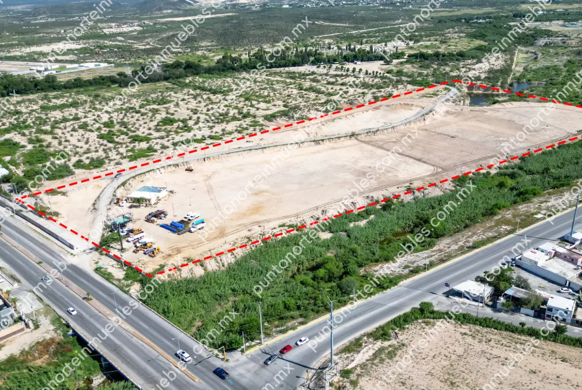 Renta Terreno 10 HAS sobre Carr 57 frente de 150 metros a Carretera, Zona Estancias de Santa Ana