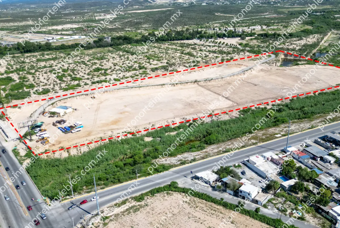 Renta Terreno 10 HAS sobre Carr 57 frente de 150 metros a Carretera, Zona Estancias de Santa Ana