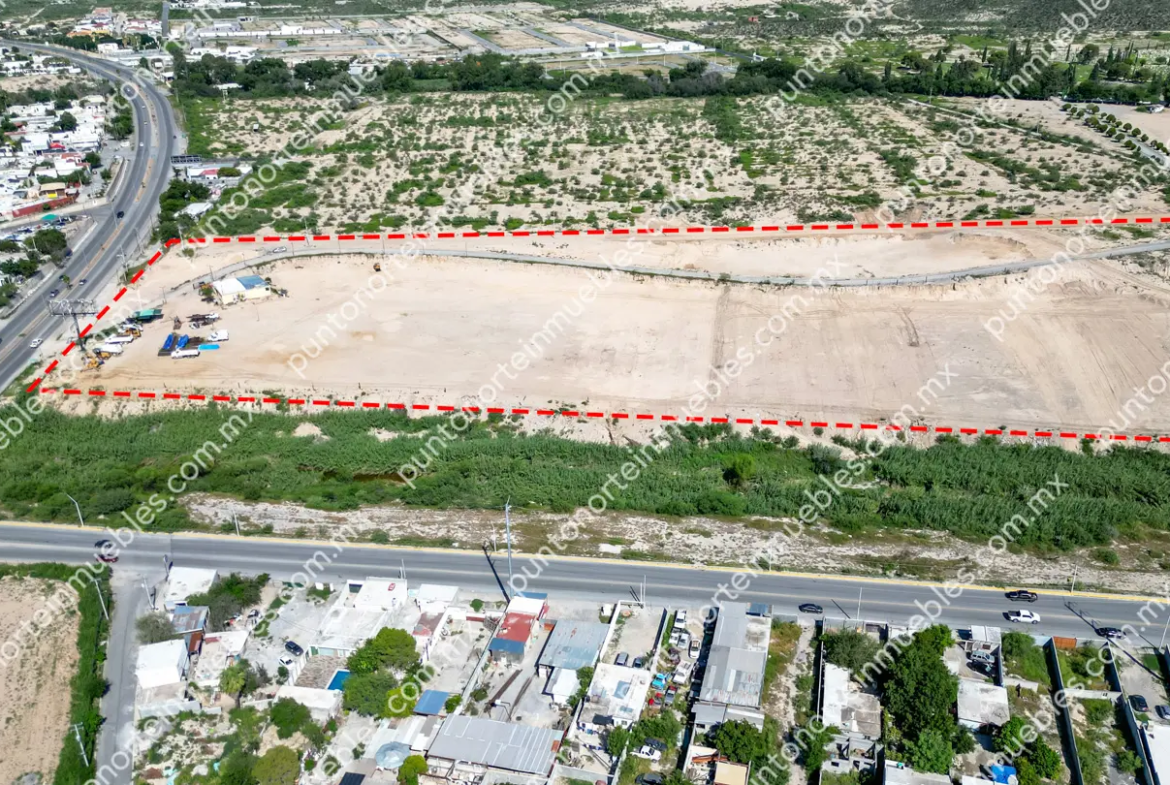 Renta Terreno 10 HAS sobre Carr 57 frente de 150 metros a Carretera, Zona Estancias de Santa Ana