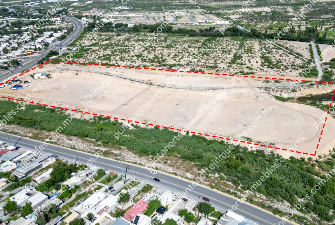 Renta Terreno 10 HAS sobre Carr 57 frente de 150 metros a Carretera, Zona Estancias de Santa Ana