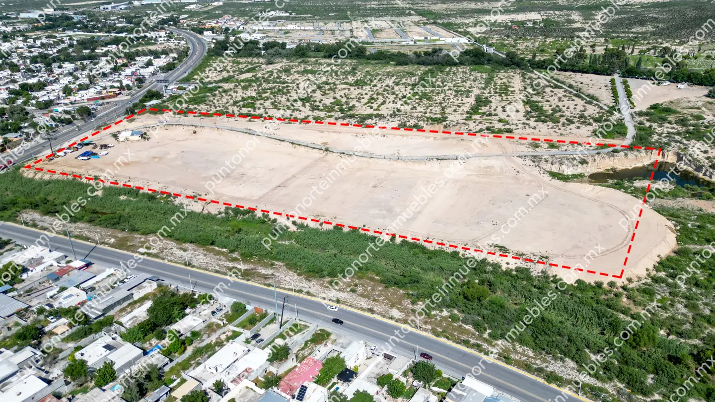 Renta Terreno 10 HAS sobre Carr 57 frente de 150 metros a Carretera, Zona Estancias de Santa Ana