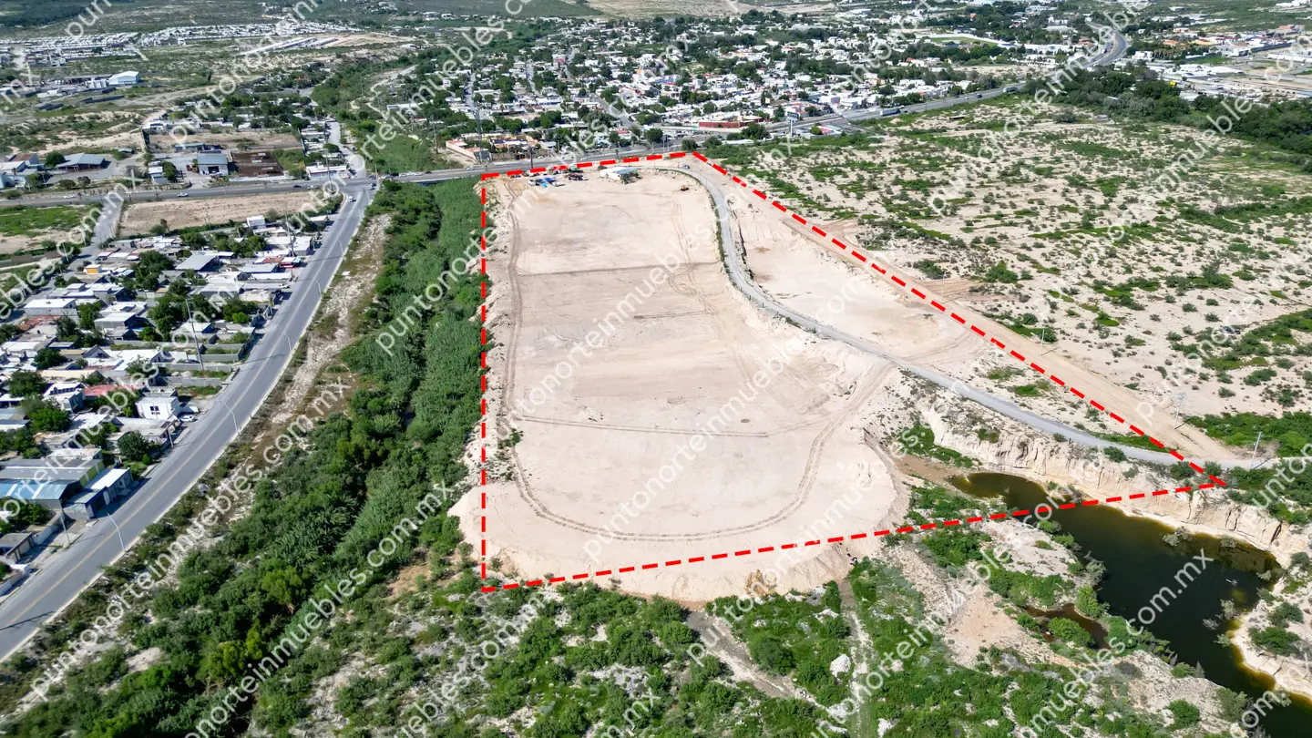 Renta Terreno 10 HAS sobre Carr 57 frente de 150 metros a Carretera, Zona Estancias de Santa Ana