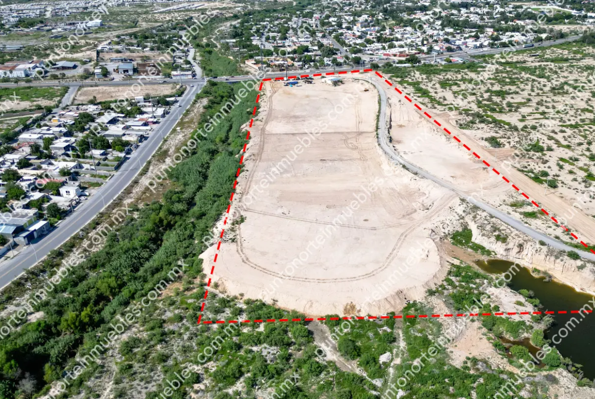Renta Terreno 10 HAS sobre Carr 57 frente de 150 metros a Carretera, Zona Estancias de Santa Ana